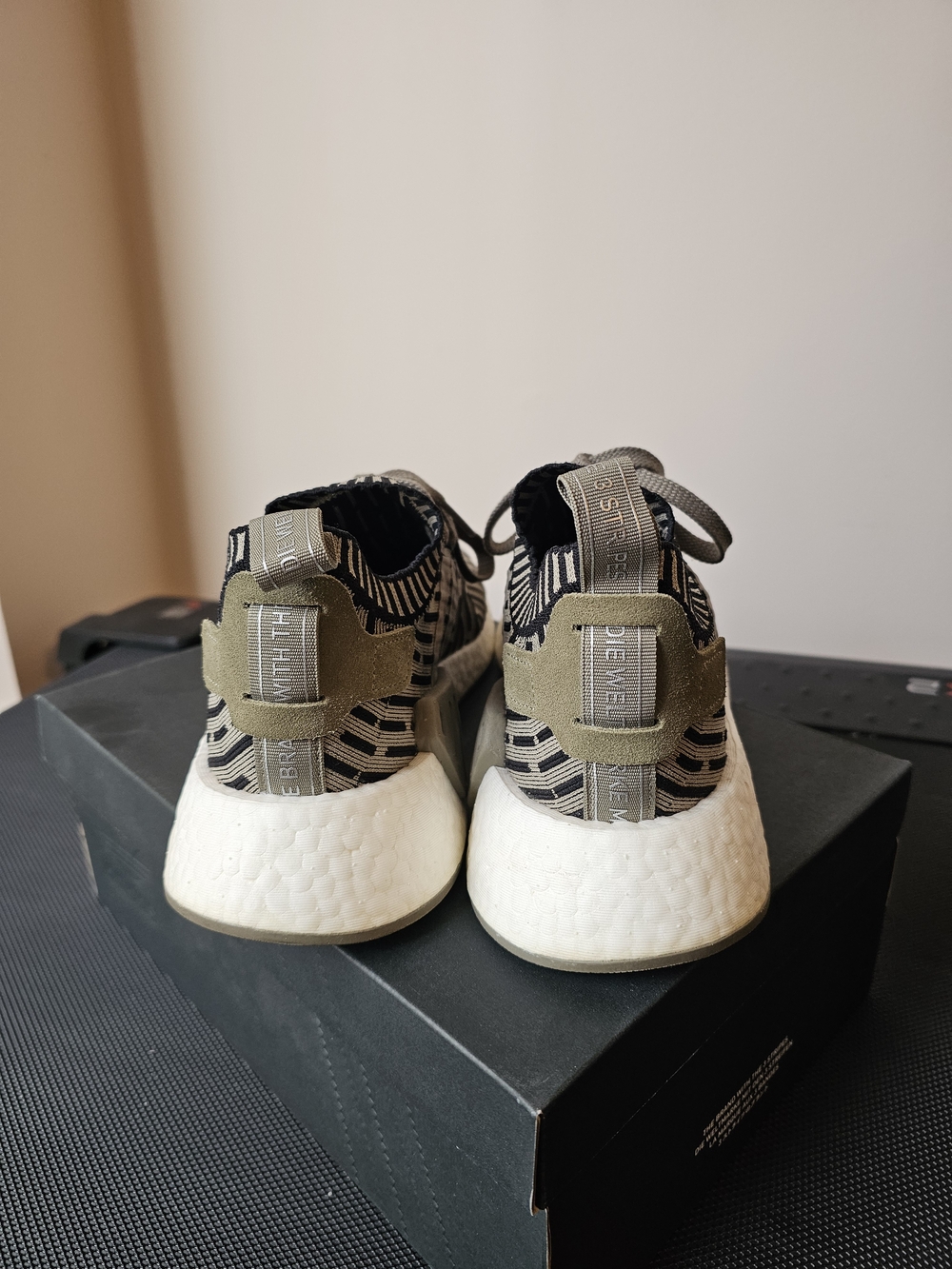 Adidas NMD R2 Primeknit - Picture 3 of 9